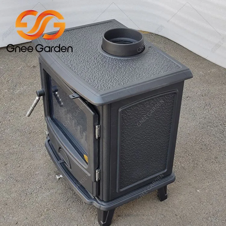 Antīks čuguna kamīns