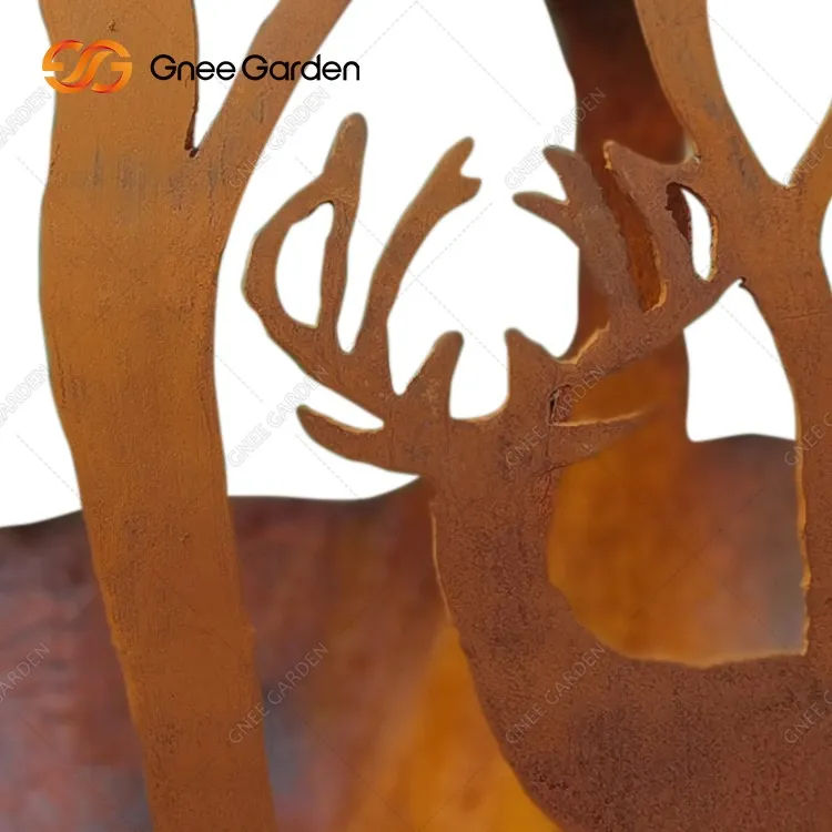 Kortena uguns sfēra meža tematiskiem dārziem