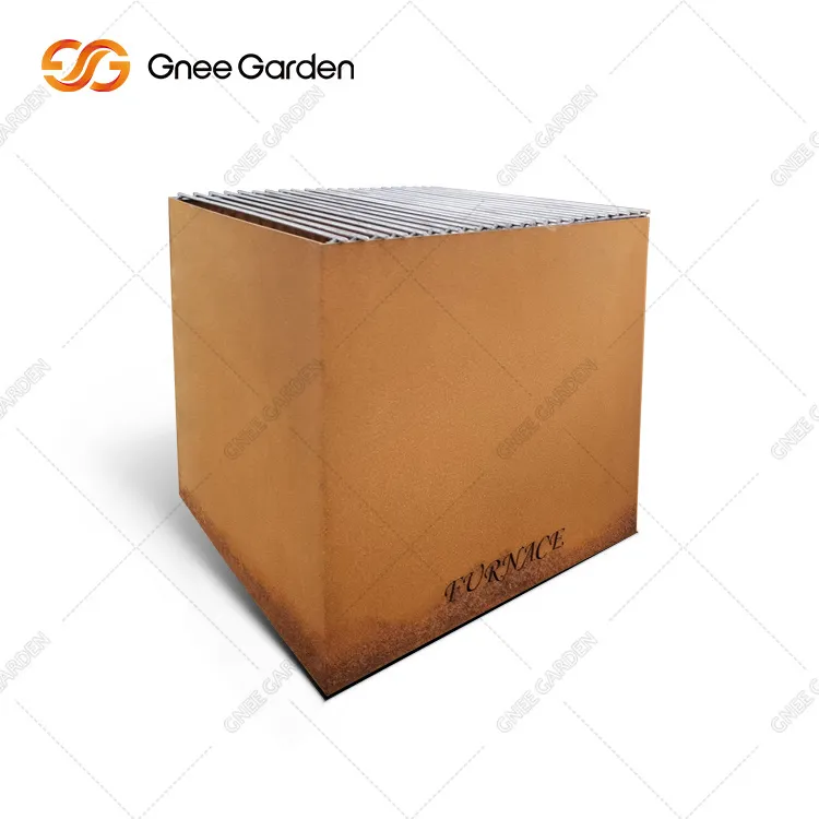 Corten moderna dizaina tērauda ugunskura bedre pagalmā