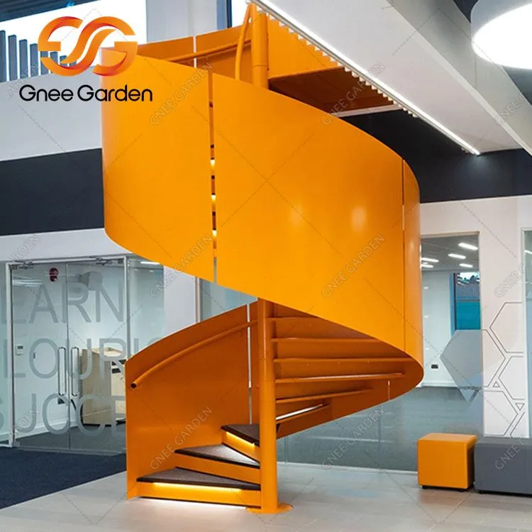 Kortena paceltās rūsas kāpnes