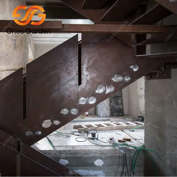 Corten tērauda kāpņu un sienu apšuvums