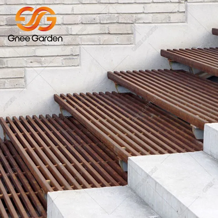 Pielāgotas laikapstākļiem izturīgas tērauda dārza kāpnes