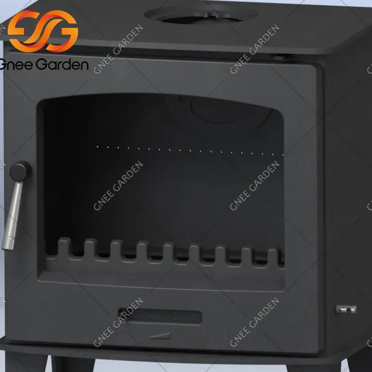 Brīvi stāvoša malkas krāsns ar skursteni