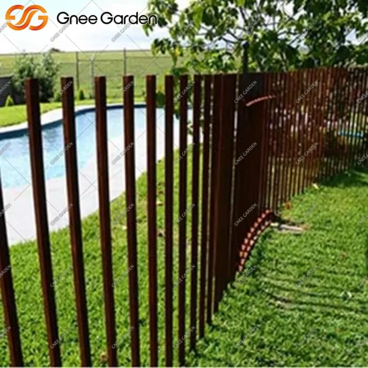 Rūsa Corten tērauda žogs mūsdienu ainavai